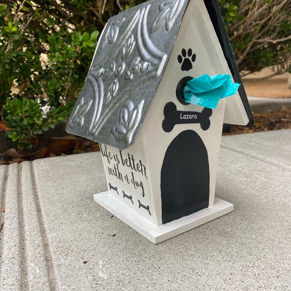 The Helping Paw Dog Bag Dispenser - Picture 4 of 7
